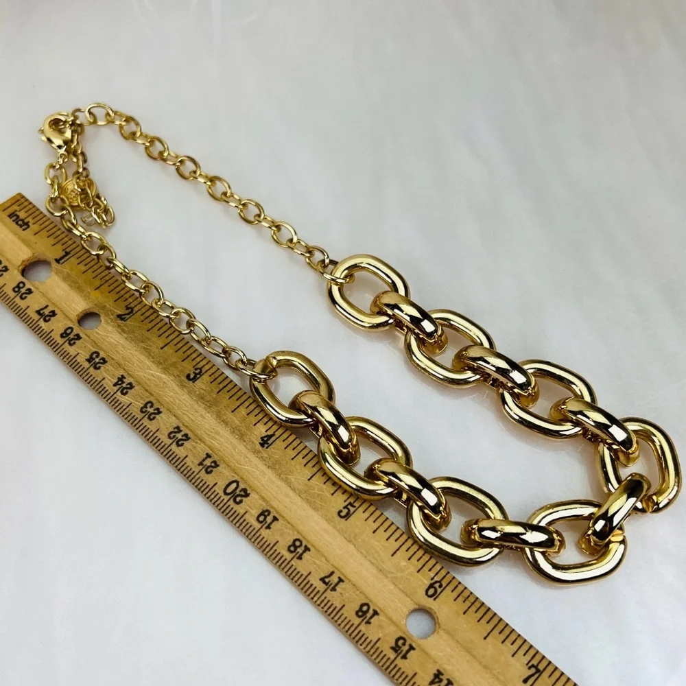 Vintage aged goldtone chunky medium/light weight chain necklace